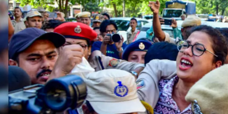 ধৰ্মেন্দ্ৰ প্ৰধানৰ পদত্যাগৰ দাবীৰ কাৰ্যসূচীত অংশ লোৱা যুৱসকলৰ বিৰুদ্ধে ৰুজু হোৱা গোচৰ প্ৰত্যাহাৰৰ দাবী ডিৱাইএফআই-এআইৱাইএফৰ