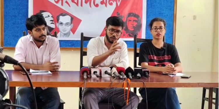 “হিমন্ত বিশ্ব শৰ্মাৰ ভাবুকিলৈ আমি ভয় নকৰোঁ” : সংবাদমেলযোগে মুখ্যমন্ত্ৰীক যোগ্য প্ৰত্যুত্তৰ এছ এফ আইৰ