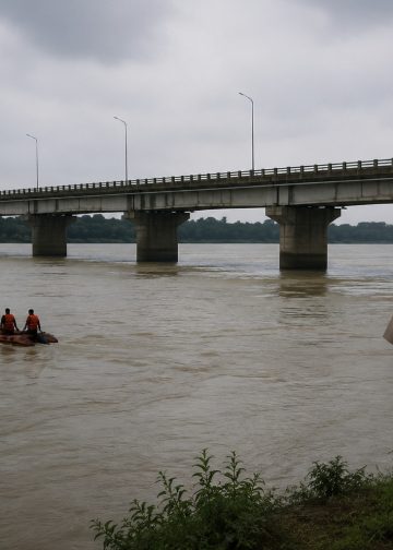 মাৰ্ঘেৰিটাত চাঞ্চল্যকৰ ঘটনা: বুঢ়ীদিহিং নদীত জাঁপ দিলে এগৰাকী সাংবাদিকে
