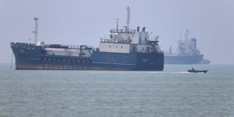 হৰমুজ প্ৰণালীত মিছাইল আক্ৰমণ, জুই লাগিল ইউ এ ইৰ তেল টেংকাৰত; নিহত ভাৰতীয় নাৱিক