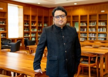 প্ৰকাশ পালে আৰুণি কাশ্যপৰ নতুন উপন্যাস ‘হাউ টু ডেট এ ফেনেটিক’