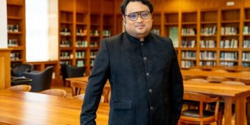 প্ৰকাশ পালে আৰুণি কাশ্যপৰ নতুন উপন্যাস ‘হাউ টু ডেট এ ফেনেটিক’