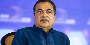 ইথানল বিতৰ্ক: ভুৱা পোষ্টৰ বিৰুদ্ধে বম্বে উচ্চ ন্যায়ালয়ৰ কাষ চাপিল নীতিন গাডকাৰী