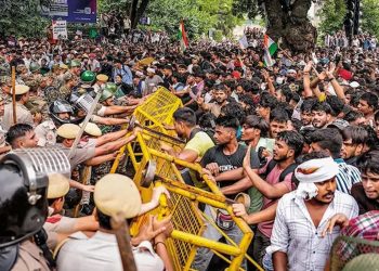 যন্তৰ মন্তৰত প্ৰতিবাদকাৰীৰ মাজত শতাধিক হত্যাকাৰী আৰু ৬১ জন ধৰ্ষণত অভিযুক্ত! পোহৰলৈ আহিল ভয়ংকৰ তথ্য