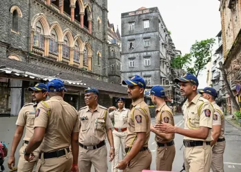 মন্ত্ৰীৰ চাকৰ নহয় আৰক্ষী, বোম্বাই উচ্চ ন্যায়ালয়ৰ ঐতিহাসিক ৰায়ত নিৰ্বাসনৰ নিৰ্দেশ খাৰিজ