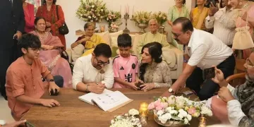 ৬১ বছৰ বয়সত গৌৰী স্প্ৰেটৰ সৈতে যুগ্ম জীৱন আৰম্ভ কৰিলে আমিৰ খানে
