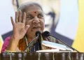 প্ৰথমে এগৰাকী নিপুণ মাতৃ হওক তাৰ পিছত আইএএছ-ৰ সপোন দেখক: উত্তৰ প্ৰদেশৰ ৰাজ্যপালৰ পৰামৰ্শ