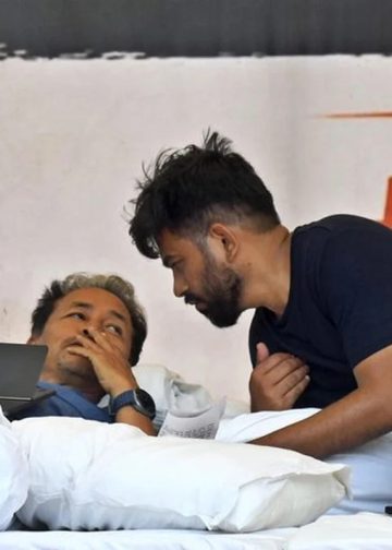 শিক্ষামন্ত্ৰীৰ পদত্যাগৰ দাবীত ১৪ দিন ধৰি অনশনত সোনম ৱাংচুক, ক’লে ‘মই গান্ধী নহয়’