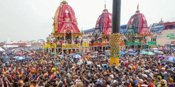 ৰথযাত্ৰাত বৃহৎ অঘটন! পুৰীত ভিৰৰ হেঁচাত পদপিষ্ট সদৃশ ঘটনা; এজনৰ মৃত্যু, ১২০ জন অসুস্থ