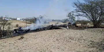 পুৱাই ভয়ংকৰ বিমান দুৰ্ঘটনা! ভাঙি পৰিল পৰ্যটক কঢ়িওৱা বিমান; পাইলটসহ ১৩ জনৰ মৃত্যু