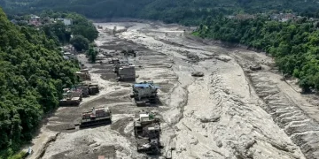 কঁপি উঠিল চীন! কেইঘণ্টামানৰ ভিতৰত পুনৰ নেপালত বিধ্বংসী বানৰ আশংকা, জাৰি হাই এলাৰ্ট