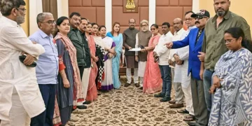 ২০ বিদ্ৰোহী তৃণমূল সাংসদলৈ জাননী উচ্চতম ন্যায়ালয়ৰ : হ’ব পাৰে অযোগ্য ঘোষণা?