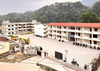 নেপালৰ বিধ্বংসী বানত কেনেকৈ এখন বিদ্যালয়ৰ অধ্যক্ষই ৰক্ষা কৰিলে ১৬৪৩ গৰাকী শিক্ষাৰ্থীৰ জীৱন?