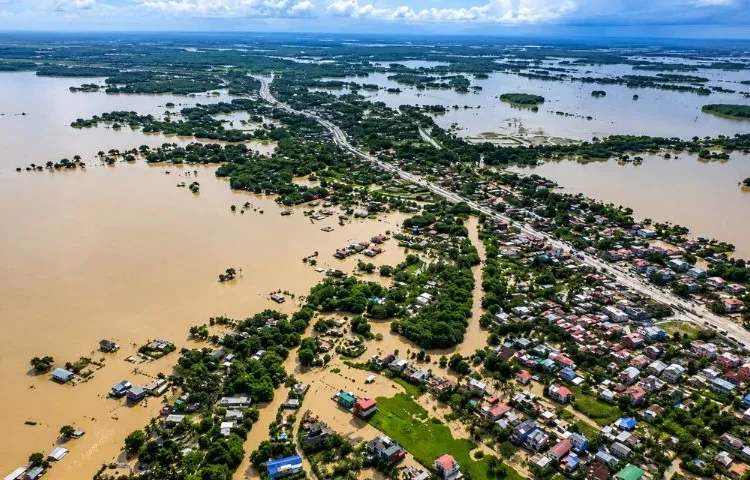 অসমৰ বানত এতিয়াও আক্ৰান্ত ১.৩৬ লাখৰো অধিক লোক; মৃত্যুৰ সংখ্যা ৮৫ জনলৈ বৃদ্ধি