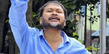 বান সাহায্য বিতৰণক লৈ ৰাজনৈতিক সংঘাত! অখিল গগৈৰ বিৰুদ্ধে দাখিল ৮ খনকৈ এজাহাৰ