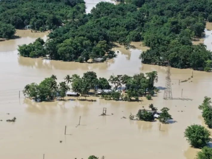 এফালে প্ৰলয়ংকাৰী বান, আনফালে বৰষুণৰ নাটনি! আশ্চৰ্যজনক তথ্য আই এম ডিৰ