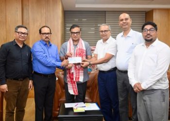 বানপীড়িত অঞ্চললৈ গুৱাহাটী বিশ্ববিদ্যালয়ৰ শিক্ষক-কৰ্মচাৰীৰ এদিনৰ দৰমহা দান, মুখ্যমন্ত্ৰীৰ সাহায্য পুঁজিলৈ ২৫ লাখ টকাৰ অনুদান