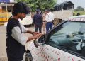 প্ৰেমিকাৰ চুমাই নাকটি চিঙিলে প্ৰেমিকৰ : চুমাই প্ৰতি ১.৬১ টকাকৈ মুঠ ৫,৫০০ টকাৰ জৰিমণা ভৰিলে প্ৰেমিকে