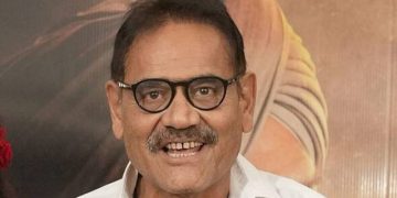 ৫৬ বছৰ বয়সতে হঠাতে মৃত্যু বলীউডৰ জনপ্ৰিয় অভিনেতা মুস্তাক খানৰ; কি হৈছিল তেওঁৰ?