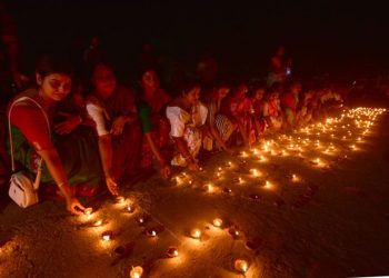 মোডীৰ জন্মদিনত চাকি প্ৰজ্বলন নকৰাৰ বাবে ৫০০ টকা জৰিমনা! বিতৰ্কত উচ্চ শিক্ষাৰ প্ৰতিষ্ঠান IIM
