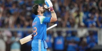 কোহলীৰ বিৰাট শতক, ভংগ কৰিলে শচীনৰ দ্বৈত অভিলেখ! ৱেষ্ট ইণ্ডিজক ‘পানী খুৱালে’ ভাৰতে