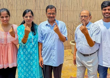 এইবাৰ ভোটাৰ তালিকাৰ পৰা বাদ পৰিল কেজৰিৱালৰ নাম? SIR-ত ‘আনমেপড’ আপৰ মুৰব্বীৰ গোটেই পৰিয়াল