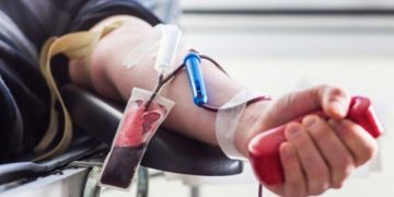 মোবাইলৰ ইএমআই দিব নোৱাৰাৰ ‘শাস্তি’! ব্লাড বেংকলৈ নি জোৰ কৰি ল’লে তেজ, ৫ দিনৰ মূৰত উদ্ধাৰ যুৱক