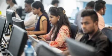 ৫ মিনিটৰ গুগল মিট! ৮০ জন ভাৰতীয় কৰ্মচাৰীক চাকৰিৰ পৰা বৰ্খাস্ত কৰিলে আমেৰিকাৰ সংস্থাই