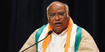 মল্লিকাৰ্জুন খাৰ্গেৰ ভাষণস্থলীৰ ‘শুদ্ধিকৰণ’: নিৰপেক্ষ তদন্তৰ আশ্বাসৰ পিছত আৱেদন খাৰিজ উত্তৰাখণ্ড উচ্চ ন্যায়ালয়ৰ