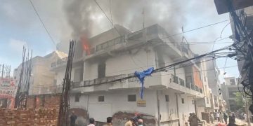 ভৱন খহি পৰাৰ পাছত এইবাৰ অগ্নিকাণ্ড! দিল্লীত জুইত জাহ গ’ল দুজনৰ প্ৰাণ