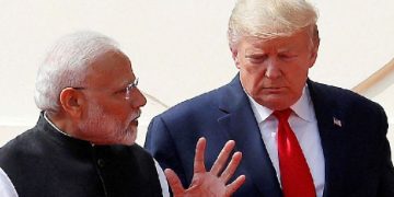 ৰাছিয়াক এঘৰীয়া কৰিবলৈ গৈ ভাৰতলৈ ট্ৰাম্পৰ ভাবুকি! ১০০ শতাংশ শুল্কৰ কঠোৰ বিধেয়কত স্বাক্ষৰ