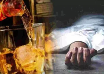 উইকেণ্ড পাৰ্টিত সুৰাৰ আড্ডা, এটাৰ পিছত এটাকৈ ৯ জন লোকৰ মৃত্যু; আঁৰত বিষাক্ত মদ?
