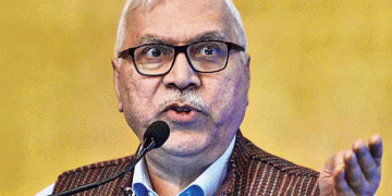 বাদ পৰা ভোটাৰৰ নাম অন্তৰ্ভুক্তিত ফৰ্ম-৬ ব্যৱহাৰ শাস্তিযোগ্য অপৰাধ; আয়োগক তুলাধূনা প্ৰাক্তন চিইচিৰ