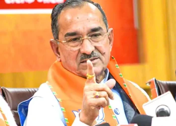 ‘আমেৰিকা-পাকিস্তানৰ যুদ্ধ হ’লে ইছলামাবাদৰ কাষত থাকিব ভাৰত’, বিজেপি নেতাৰ মন্তব্যক লৈ অস্বস্তিত গেৰুৱা শিৱিৰ