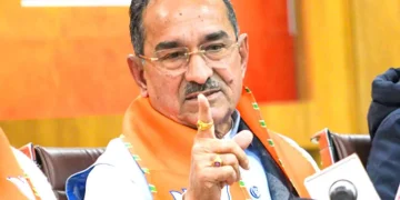 ‘আমেৰিকা-পাকিস্তানৰ যুদ্ধ হ’লে ইছলামাবাদৰ কাষত থাকিব ভাৰত’, বিজেপি নেতাৰ মন্তব্যক লৈ অস্বস্তিত গেৰুৱা শিৱিৰ
