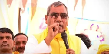 ‘শিক্ষিত লোকে ভোট দিয়াৰ বাবেই হাৰিলো’, বাৰাণসীত বিধান পৰিষদৰ নিৰ্বাচনত পৰাজয়ৰ পিছত মন্তব্য যোগীৰ মন্ত্ৰীৰ