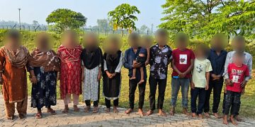 মানকাচৰ সীমান্তত ১৩ জন বাংলাদেশী নাগৰিক আটক…
