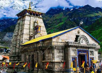কেদাৰনাথত ব্যতিক্ৰমী দৃশ্য! কেদাৰনাথক প্লাষ্টিকমুক্ত কৰাৰ দায়িত্ব ল’লে তীৰ্থযাত্ৰীয়ে
