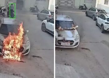 চুবুৰীয়াৰ গাড়ীৰ কাষেৰে পাৰ হৈ গ’লেই বাজি উঠে এলাৰ্ম! খঙৰ ভমকত গাড়ীয়ে জ্বলাই দিলে ব্যক্তিয়ে