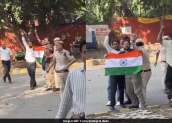 ‘আপোনালোক জেন-জি নহয়, আন্দোলনৰ প্ৰকৃত উদ্দেশ্য কি?’ চিজেপি নেতাক প্ৰশ্ন দিল্লী উচ্চ ন্যায়ালয়ৰ
