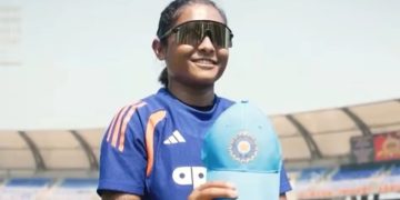 আন্তঃৰাষ্ট্ৰীয় ক্ৰিকেটত জিন্টিমণিৰ নতুন যাত্ৰা! অধিনায়কৰ পৰা ‘ডেবিউ কেপ’ গ্ৰহণ কৰি আৱেগিক অসম কন্যা
